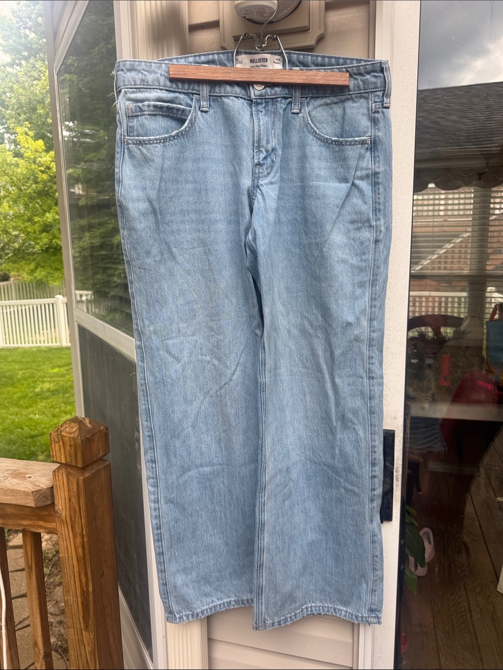 Hollister Light Wash Blue Low-Rise Baggy Jeans